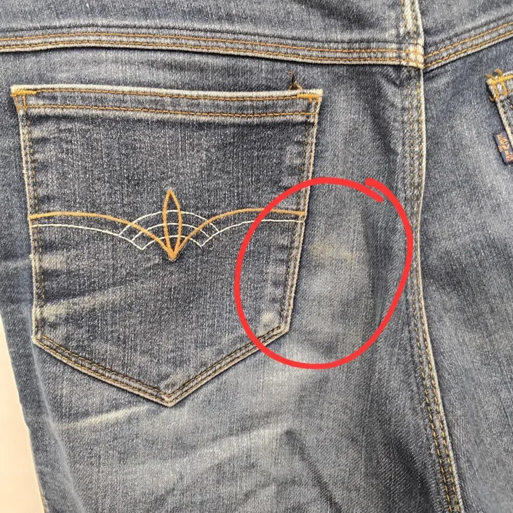 Levis levi movin